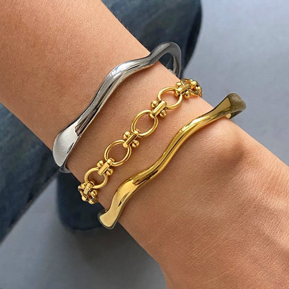 Bold Bracelets Set